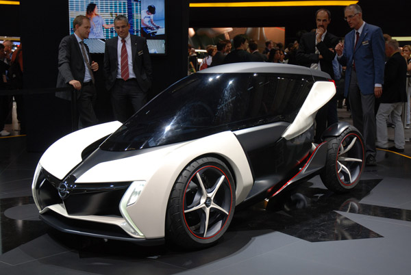 voir la vidéo Opel Rak e