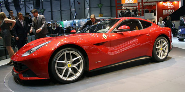 voir la vidéo Ferrari F12berlinetta au Salon de Genève 2012
