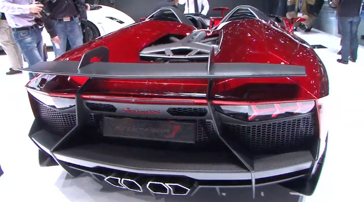 voir la vidéo Lamborghini Aventador J