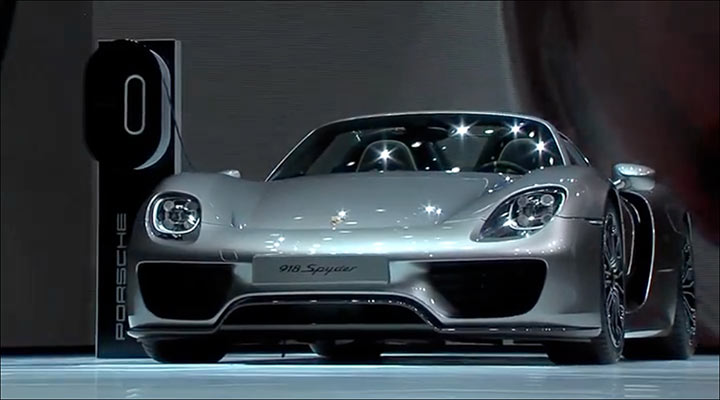 voir la vidéo Porsche 918 Spyder au Salon de Francfort 2013