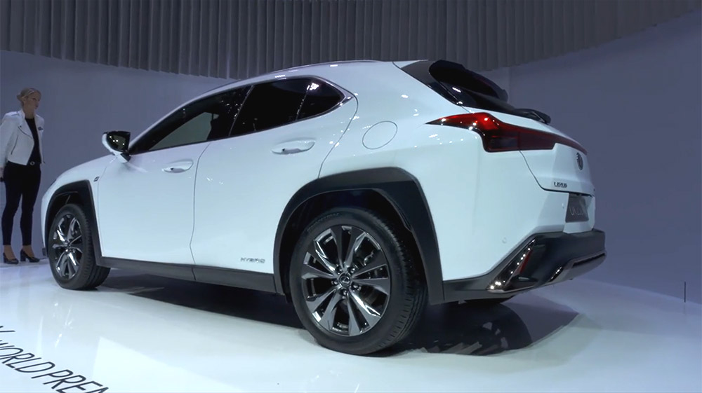 voir la vidéo Lexus UX