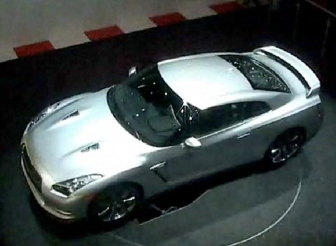 voir la vidéo Nissan GT-R au Salon de Genève 2008