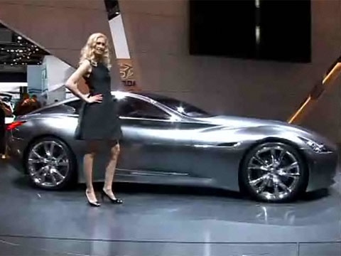 voir la vidéo Infiniti Essence