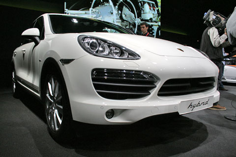 voir la vidéo Porsche Cayenne 2010