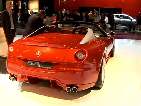 voir la vidéo Ferrari SA Aperta