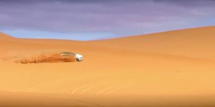 Mercedes A45 AMG dans le désert