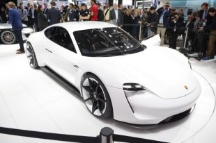 Salon : Porsche Mission E concept