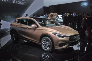 Salon : Infiniti Q30