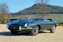 Jaguar Type E 4.2 litres cabriolet 1966 - Crédit photo : Aguttes