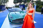 Alica Schmidt et l'Aston Martin DB12