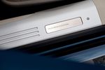Aston Martin DB12 Volante Édition Palm Beach par Q by Aston Martin