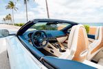 Aston Martin DB12 Volante Édition Palm Beach par Q by Aston Martin