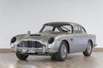 Vente record pour une Aston Martin DB5 du film 