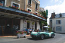 Aston Martin DBR1 face à l'Hôtel de France