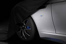 Teaser Aston Martin RapidE