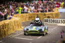 L'Aston Martin V8 Vantage GTE engagée sur la Red Bull Soap Box Race