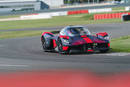 L'Aston Martin Valkyrie en piste à Silverstone