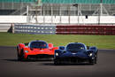 Trois prototypes Aston Martin Valkyrie en piste à Silverstone