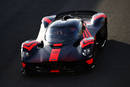 Trois prototypes Aston Martin Valkyrie en piste à Silverstone