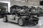Aston Martin Works fête les 20 ans de la V12 Vanquish avec un record