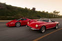 Ferrari 330 GTS 1967 et Enzo 2004 - - Crédit photo : Auctions America