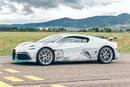 La Bugatti Divo sur le tarmac de l'aérodrome de Colmar