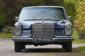 Bill Wyman dans sa Mercedes 250 S - Crédit photo : Bonhams