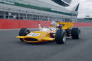 Derek Bell et la McLaren M9A réunis