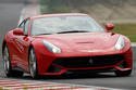 Vettel fait le show en Ferrari F12berlinetta - Crédit photo : Ferrari