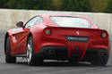 Vettel fait le show en Ferrari F12berlinetta - Crédit photo : Ferrari