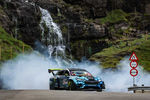 Vaughn Gittin Jr. teste le Mustang Mach-E 1400 aux Iles Féroé