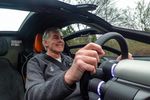 Gordon Murray au volant d'un prototype de la GMA T.50