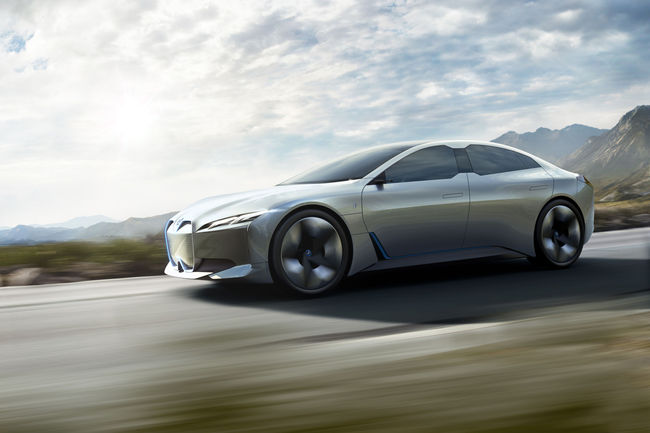 Future BMW i4 : avec une cavalerie électrique de 530 ch