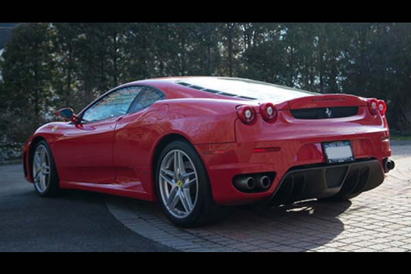 A vendre : une Ferrari et une Cadillac ex-Donald Trump 