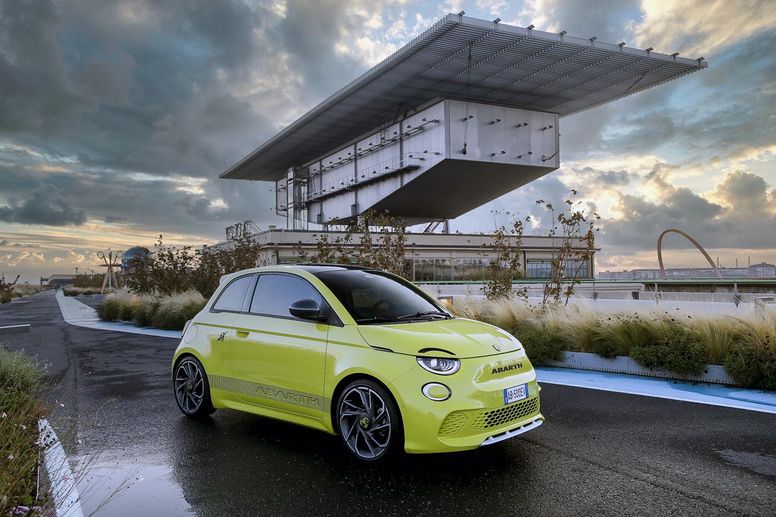 Abarth 500e : le Scorpion électrise sa gamme