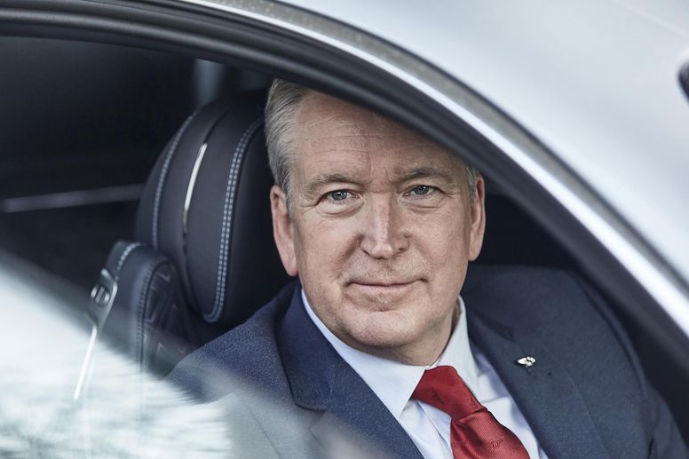 Adrian Hallmark quitte la direction de Bentley pour celle d'Aston Martin