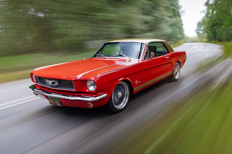 Alan Mann Racing électrifie la Ford Mustang des sixties