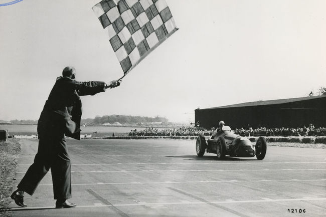 Une Alfa Romeo GP Tipo 159 Alfetta à Silverstone