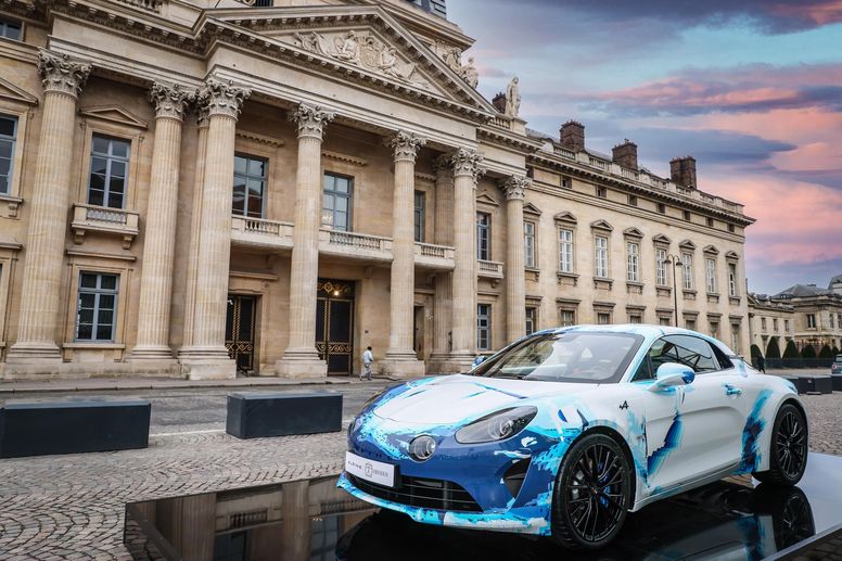 L'Alpine A110 Sastruga s'expose à Paris