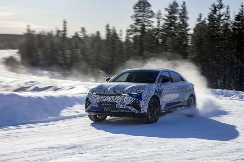 L'Alpine A390 se dévoile lors de tests menés en Laponie suédoise