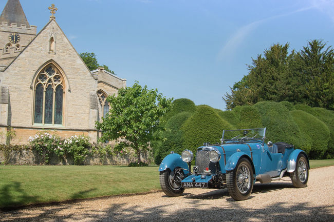 Aston Martin en vedette au Chateau de Hampton Court