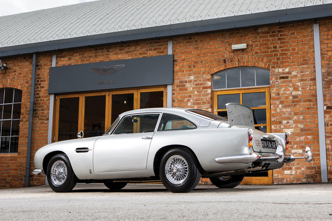 L'Aston Martin DB5 de James Bond aux enchères