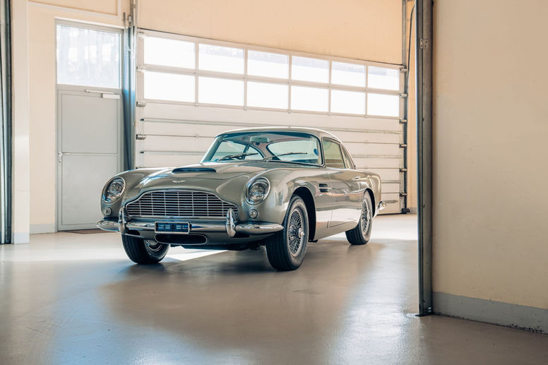 L'Aston Martin DB5 de Sir Sean Connery présentée aux enchères