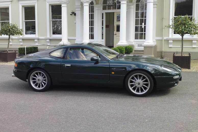 Offrez-vous l'Aston Martin DB7 d'Elton John