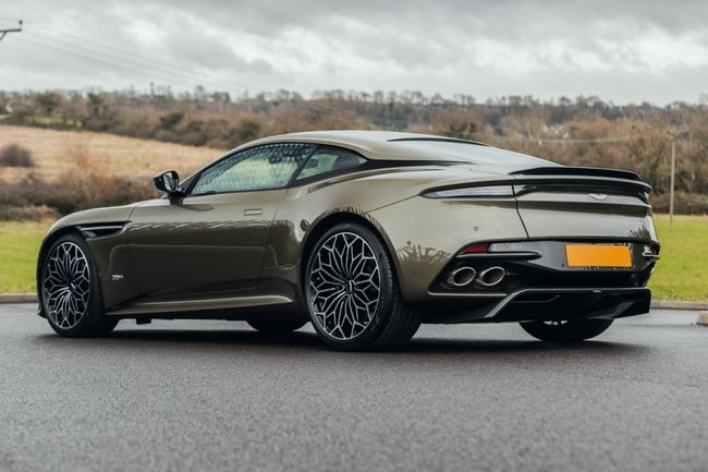 Edition limitée Aston Martin DBS Superleggera 007 aux enchères