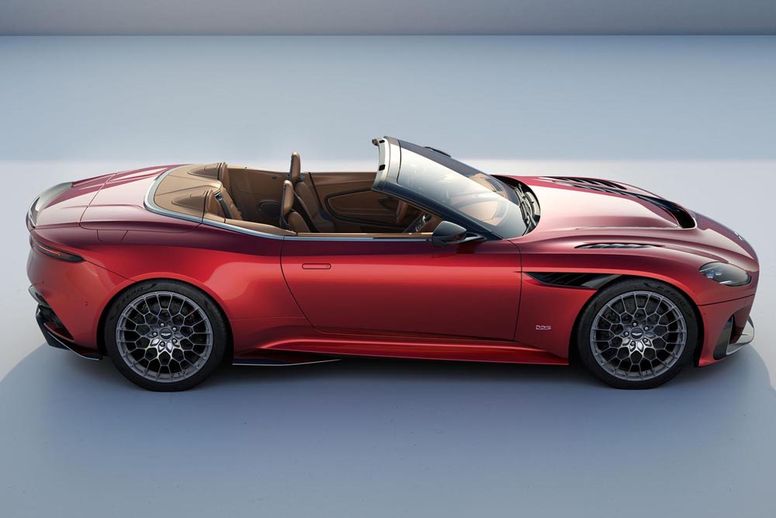 L'Aston Martin DBS 770 Ultimate enlève le haut