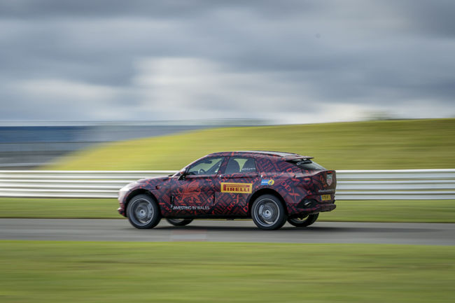 Un V8 de 550 ch pour l'Aston Martin DBX