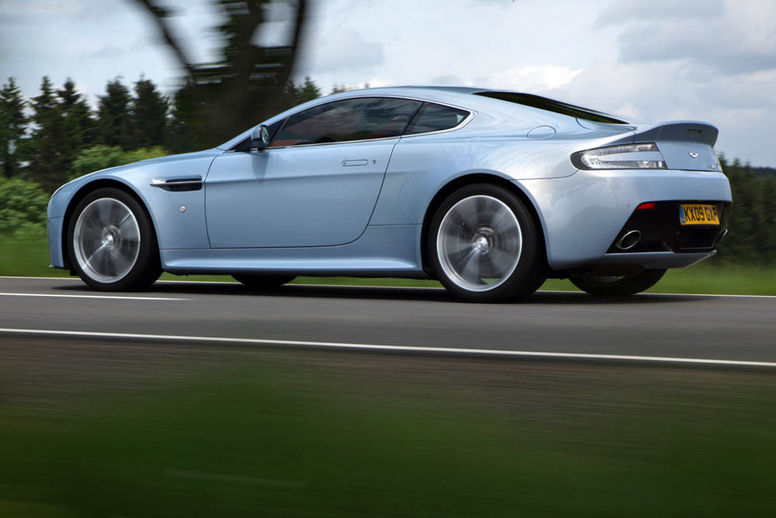 Une dernière Aston Martin V12 Vantage en approche