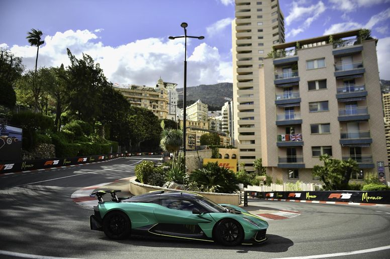 L'Aston Martin Valhalla est entrée en piste à Monaco