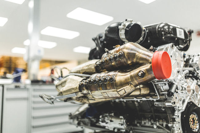 Aston Martin Valkyrie : le V12 Cosworth en action